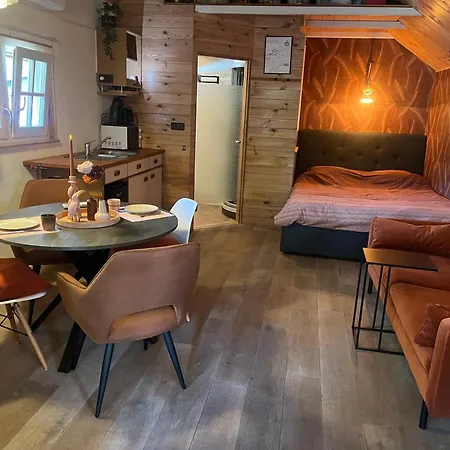 Het Houten Bed & Breakfast Hierden